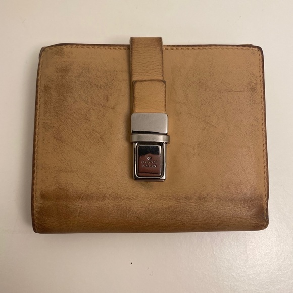Gucci Handbags - Tan Gucci Wallet